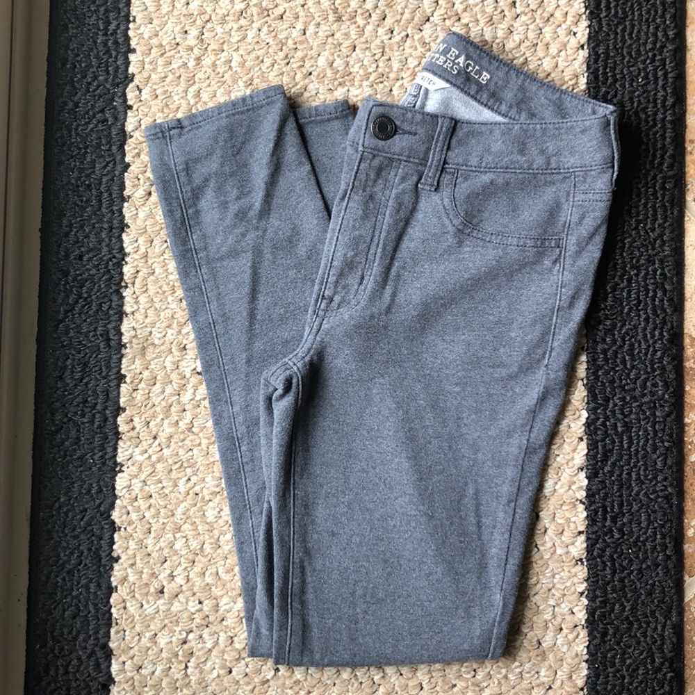 AE- gray super stretch pants